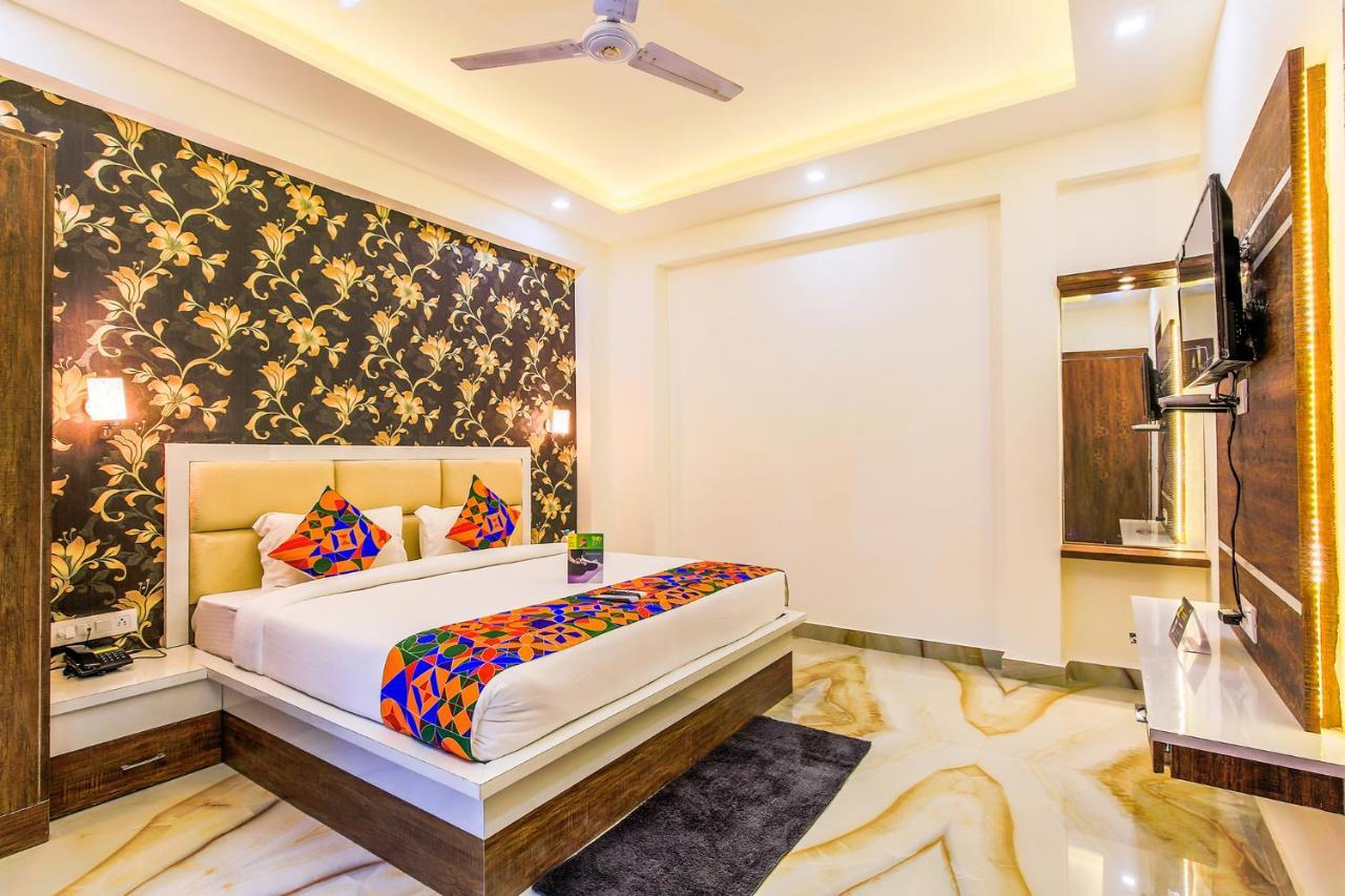 Fabhotel Star Of Taj Restobar Fatehabad Road Agra  Exterior photo