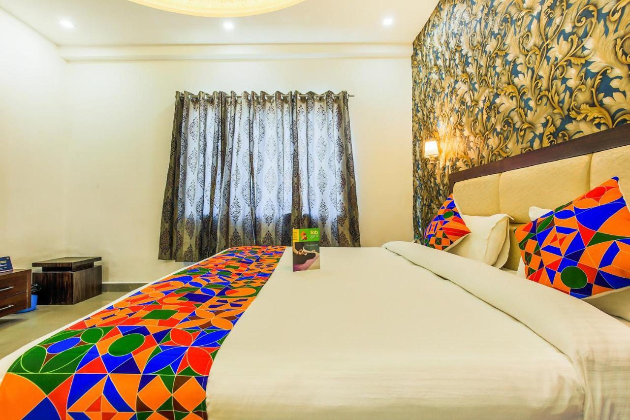 Fabhotel Star Of Taj Restobar Fatehabad Road Agra  Exterior photo